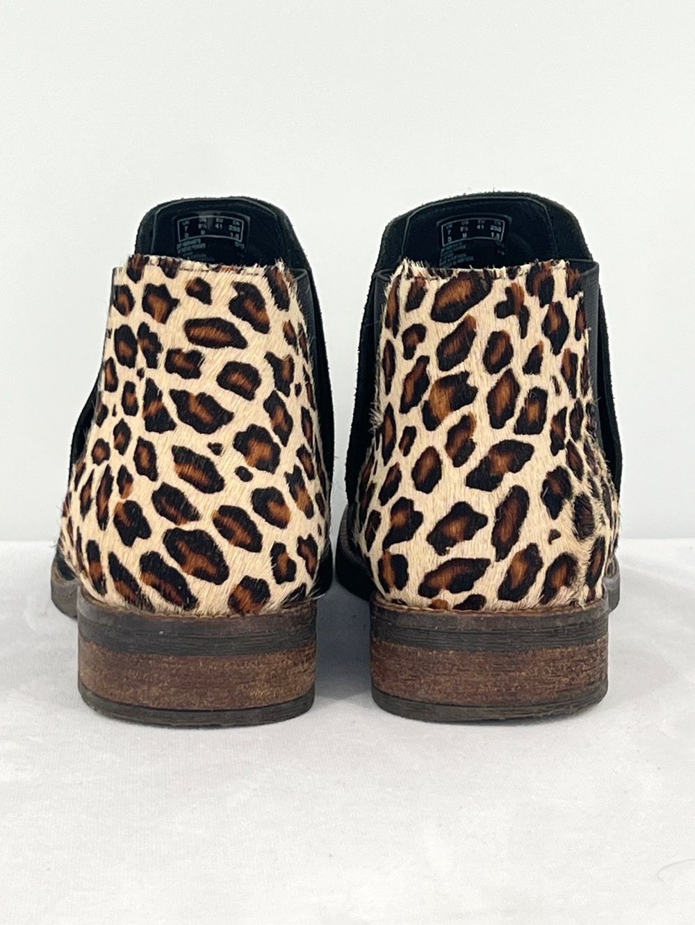 Clarks Black Suede Leopard Calf Hair Heel Chelsea Ankle Boots Size 9.5 - Picture 8 of 8